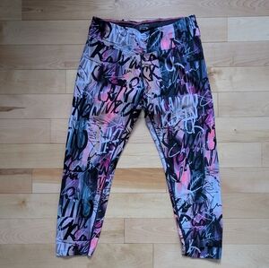 Stylish Women's Calvin Klein Cropped Graffiti Print Leggings